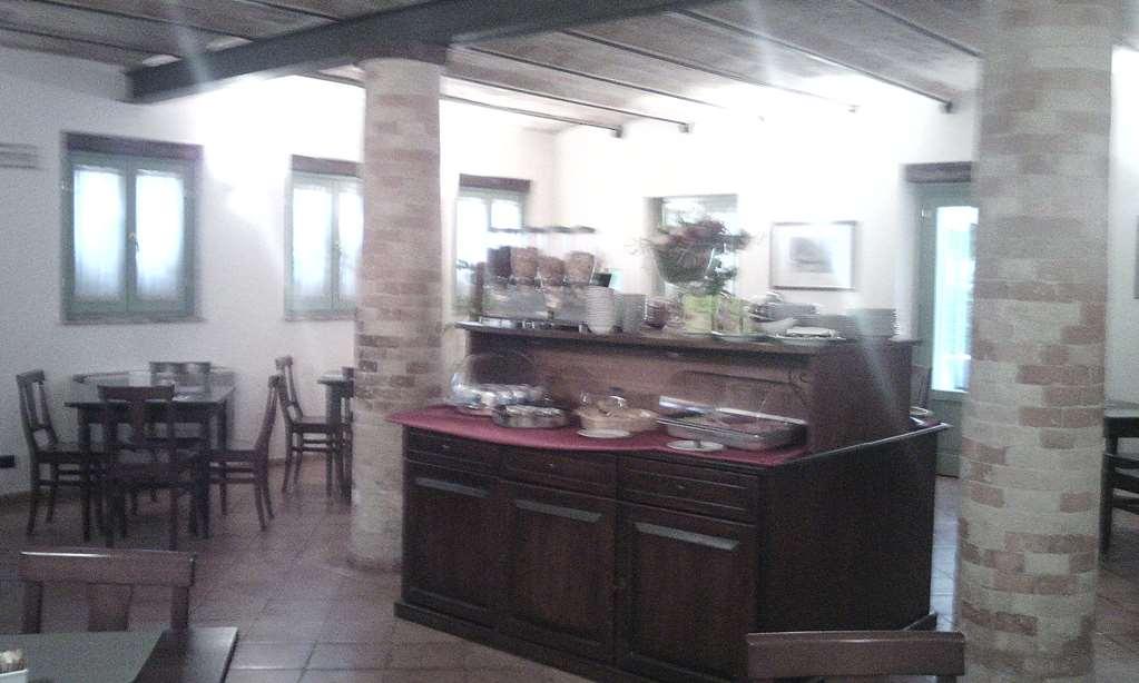 Hotel San Claudio Corridonia Restaurant photo